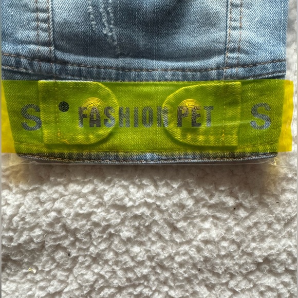 Brand new small dog denim jacket - Picture 4 of 5